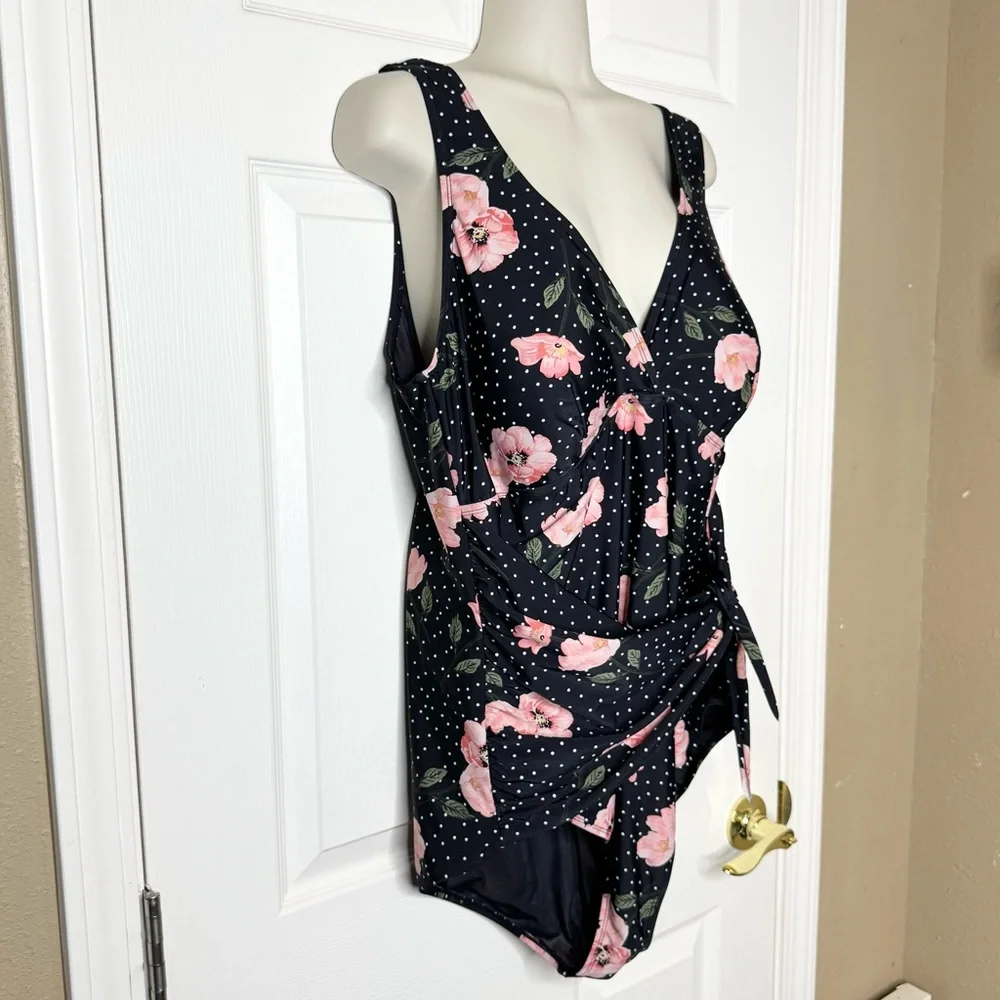 Torrid Floral & Polka Dot Tie Front Waist Wireless One Piece Swimsuit Size 3X - Picture 9 of 16